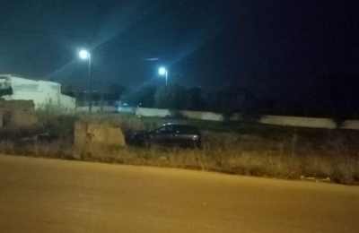 Κόρινθος: Αυτοκίνητο κατέληξε σε χωράφι