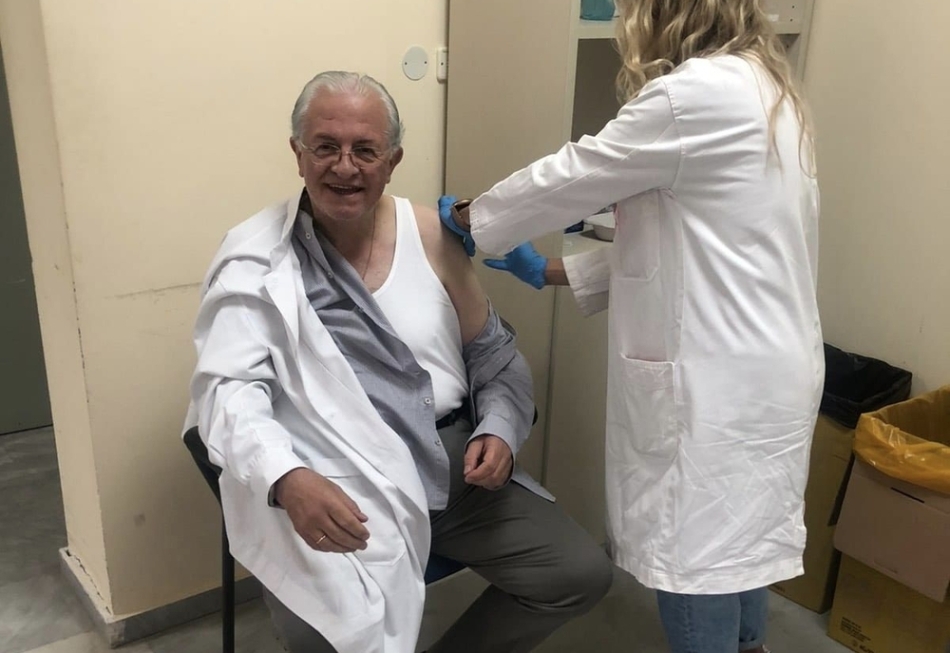 Εμβολιάστηκε ο Διευθυντής του Κέντρου Υγείας Τρίπολης κατά της Covid-19