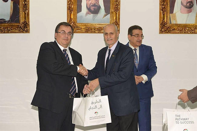 Συνεργασία του ΠΕΔιΣ με το Αμερικάνικο Πανεπιστήμιο των Ηνωμένων Αραβικών Εμιράτων (AUE)