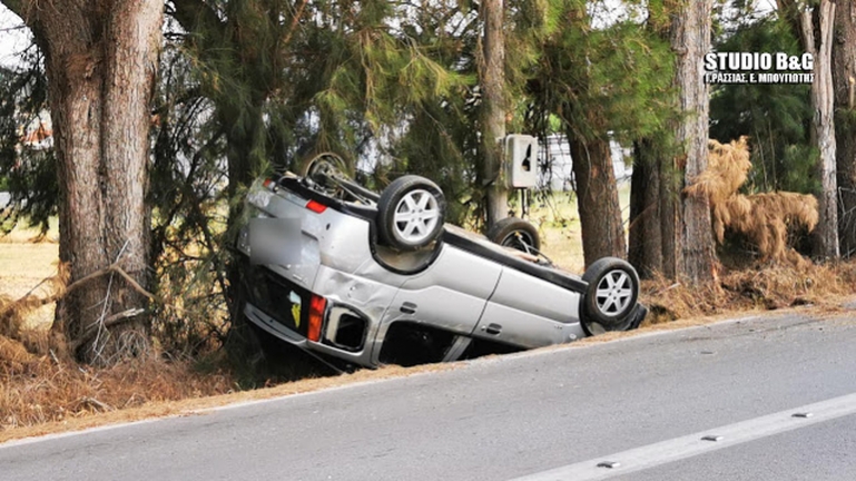 Τροχαίο ατύχημα στο Ναύπλιο - Από θαύμα γλίτωσε ο οδηγός αυτοκινήτου