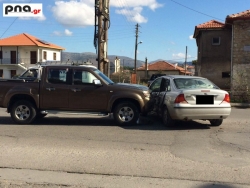 Σφοδρή σύγκρουση οχημάτων έξω από το ΔΑΚ (pics/video)
