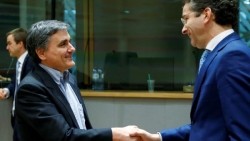 Eurogroup: Έκλεισε η συμφωνία, δεχθήκαμε νέα μέτρα - Επιστρέφουν οι θεσμοί