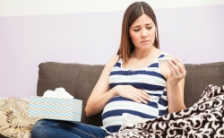 Πυρετός στην εγκυμοσύνη: Νέους κινδύνους για το έμβρυο ανακάλυψαν οι επιστήμονες
