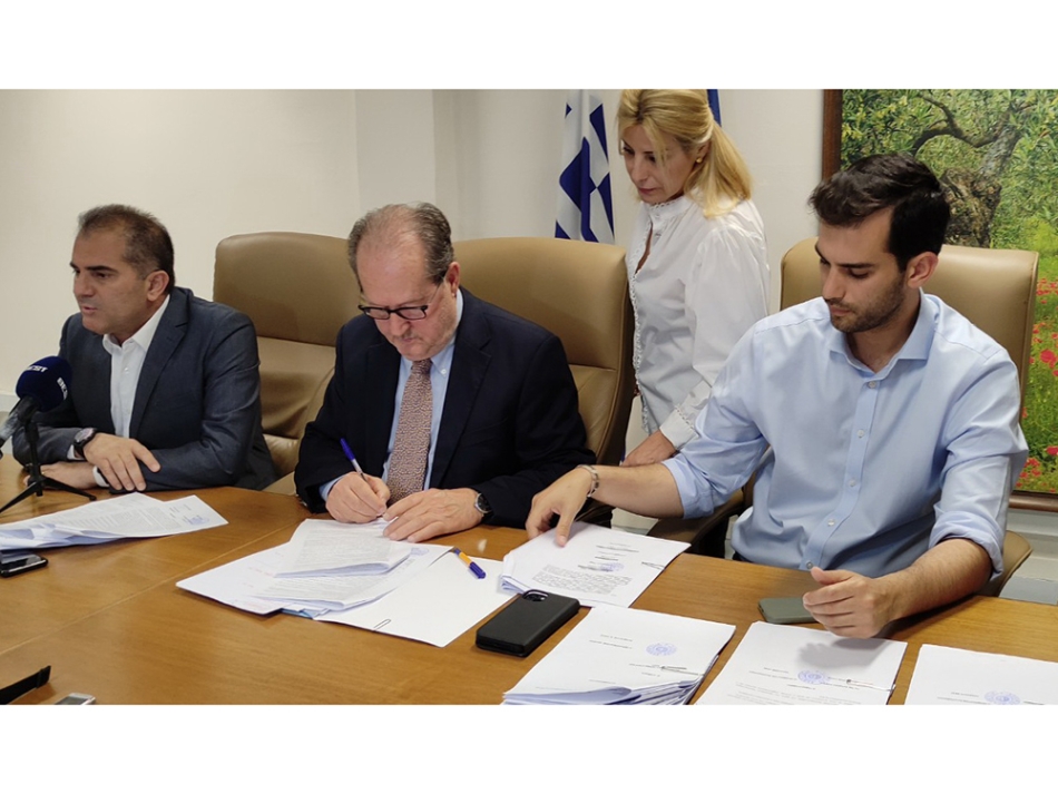 Υπογραφή συμβάσεων έργων άνω του 1 εκ ευρώ στη Μεσσηνία από τον περιφερειάρχη Πελοποννήσου