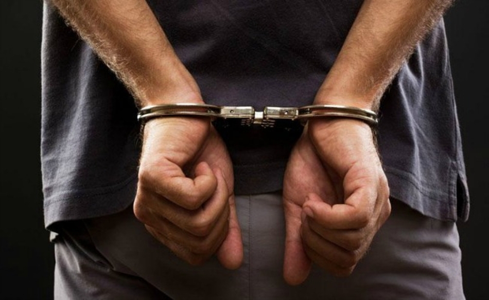 Συνελήφθησαν άμεσα τέσσερα άτομα για ληστεία και απόπειρα κλοπής στην Κορινθία