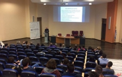 Πραγματοποιήθηκε διάλεξη στο Πανεπιστήμιο Πελοποννήσου με θέμα: «Η δραχμή δεν (θα) είναι λύση»  (video - pics)