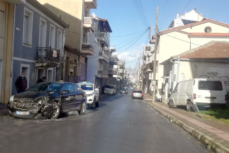 Τρίπολη: Τρακάρισμα στην οδό Καλαμών λίγο μετά το μεσημέρι