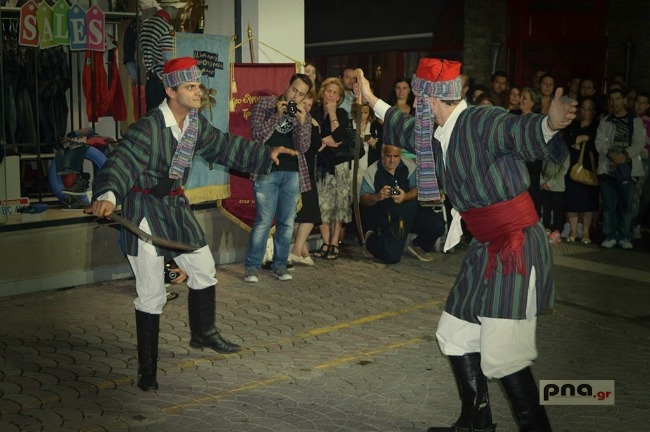 Χορευτές τίμησαν τον Άγιο Χαράλαμπο σε μια μοναδική εκδήλωση στην Τρίπολη (pics/video)