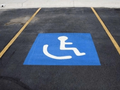 Στοιχεία σχετικά με τα αναπηρικά οχήματα και τα δελτία στάθμευσης ΑΜΕΑ παρείχε η Περιφέρεια Πελοποννήσου προς το ΕΚΚΕ