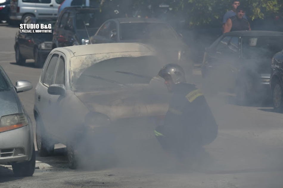 Πυρκαγιά σε αυτοκίνητο στο Λάλουκα Αργολίδας