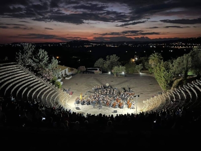 Συμφωνική Ορχήστρα Νέων Colorado Springs - Μάγεψε το κοινό με το ταλέντο, την ευφυΐα και την ενέργειά της