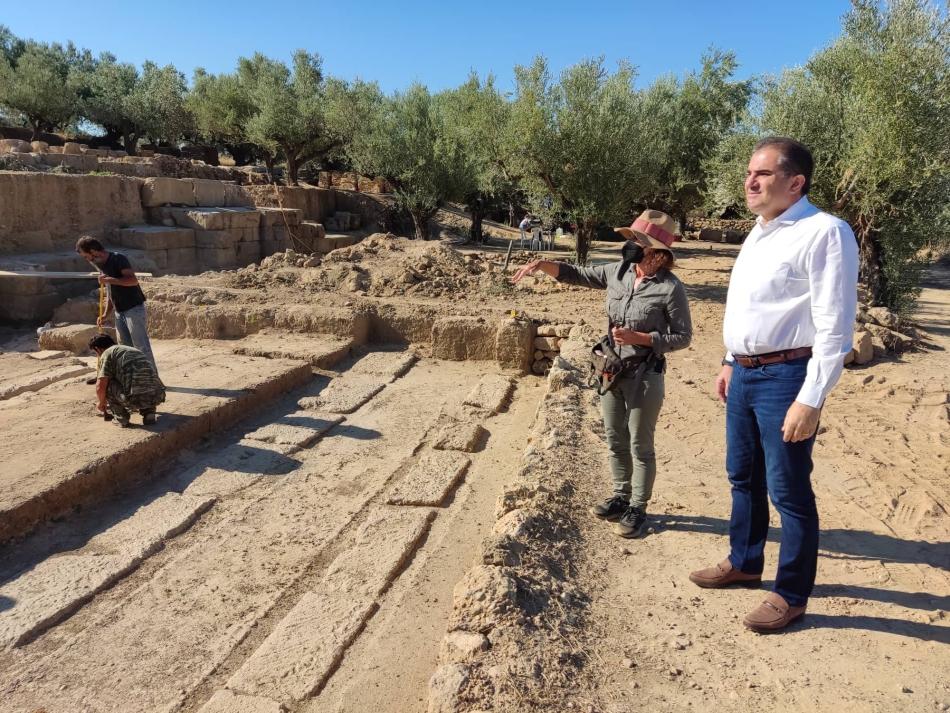 Επίσκεψη του Δημάρχου στην εντυπωσιακή ανασκαφή της Αρχαίας Θουρίας