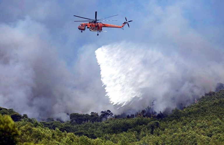 Φωτιά στο Άνυδρο Τριφυλίας - Κινητοποίηση αεροσκαφών για την κατάσβεση