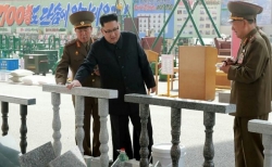 Προκαλεί ξανά ο Κιμ: Η Βόρεια Κορέα μετέφερε πύραυλο προς τις ακτές