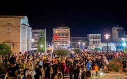 Η νύχτα μέρα έγινε στο Άργος με το “Argos White Night Run” να προσελκύει χιλιάδες κόσμου
