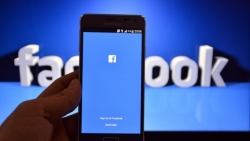 Το Facebook σπάει τα ρεκόρ σε έσοδα και χρήστες