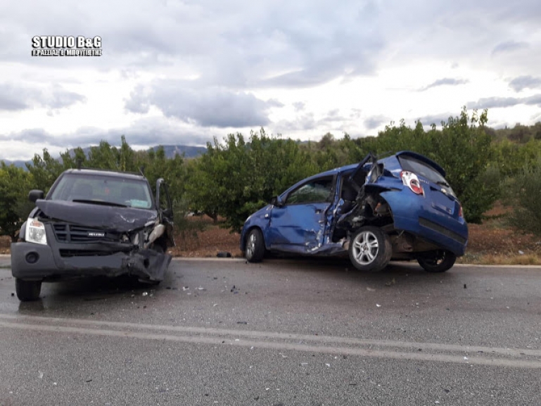 Σφοδρή σύγκρουση αυτοκινήτων στην Αργολίδα - Ένας τραυματίας