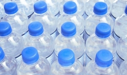 Τέλος στα πλαστικά μπουκάλια νερού – Δείτε τι έρχεται