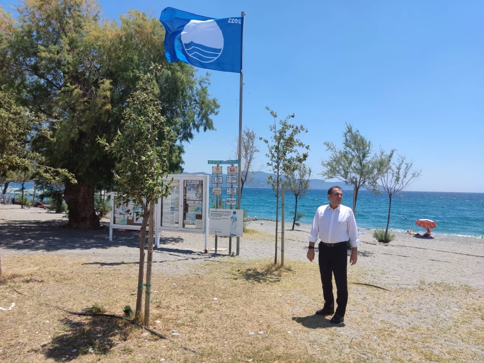 Αναρτήθηκαν οι Γαλάζιες Σημαίες στις παραλίες του Δήμου Καλαμάτας