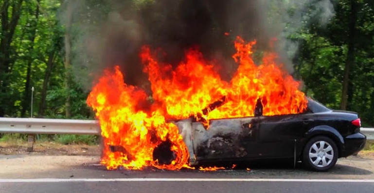 Φωτιά σε αυτοκίνητο στην Εθνική Οδό Κορίνθου - Τριπόλεως