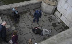 Τρόμος στο Λονδίνο - Δύο επιθέσεις στο κοινοβούλιο και τη γέφυρα του Westminster