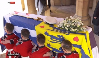 Κηδεία πρίγκιπα Φιλίππου: Ο ελληνικός σταυρός στο φέρετρο