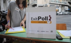 Exit Polls: Εκπλήξεις και ανατροπές από το πρώτο κύμα των μετρήσεων έξω από τα εκλογικά κέντρα