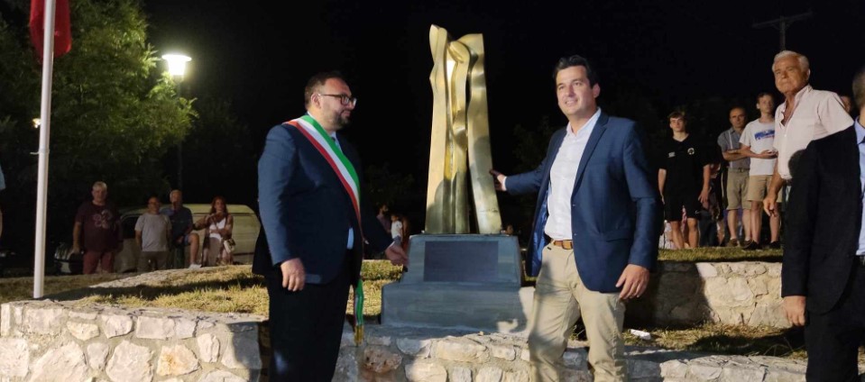 ΑΠΟΚΑΛΥΨΗ ΓΛΥΠΤΟΥ ΛΕΩΝΙΔΙΟ