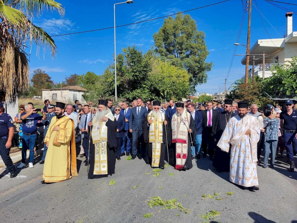 o-dimarchos-sti-messini-gia-tin-ypodochi-tis-ieris-eikonas-apo-to-voulkano