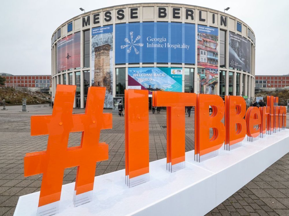 i-perifereia-peloponnisou-sti-diethni-ekthesi-tourismou-itb-berlin